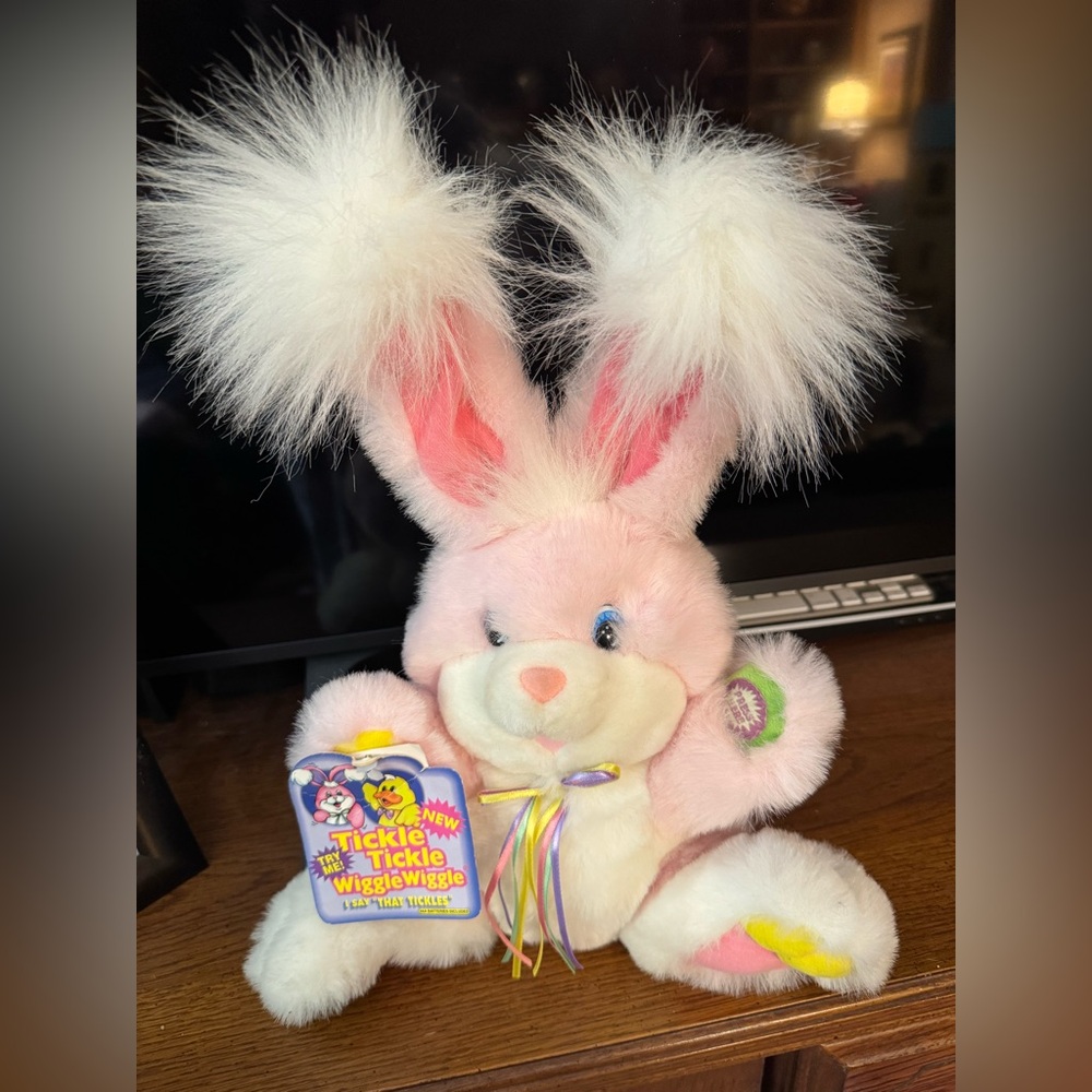 Vintage DanDee Tickle Wiggle Giggle Plush Easter Bunny Rabbit Talks lights tags